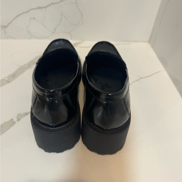 Shoes - Picture 2 of 4